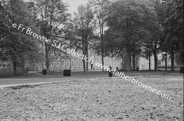 GABLE OF CHAPEL AND ST MARY QUAD FROM SIDE OF BALL ALLEY